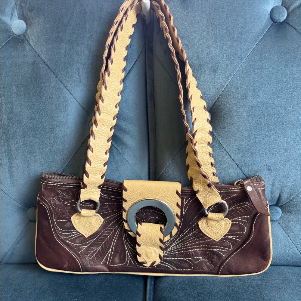 Elegant Two-Tone Leather Shoulder Bag